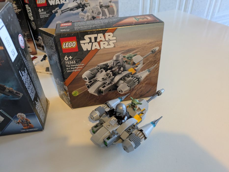 6 Lego Star Wars sets 24 minifigs