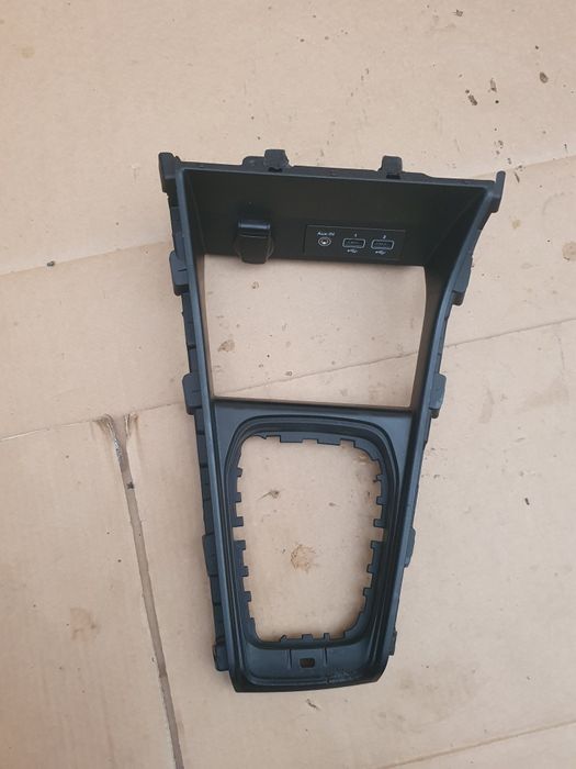 Renault Captur II tunel środkowy Góra osłona 2019-