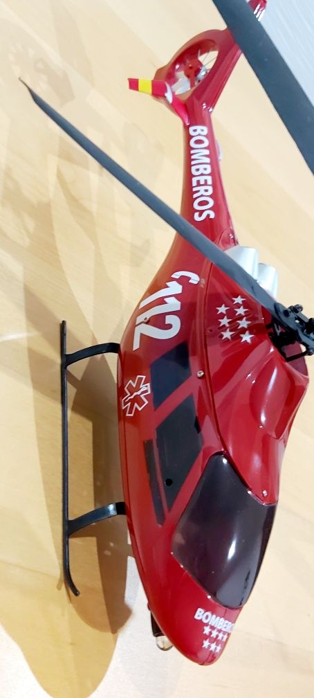 Helicóptero "Art-Tech"