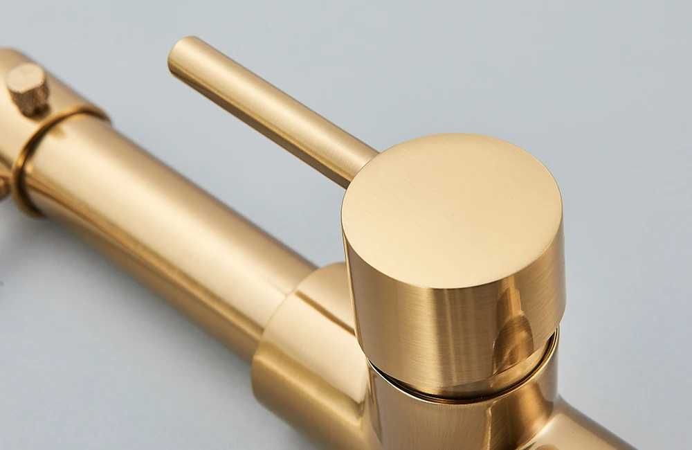 Złota bateria kuchenna z elastyczną wyciąganą wylewką ZESTAW MONTAŻOWY