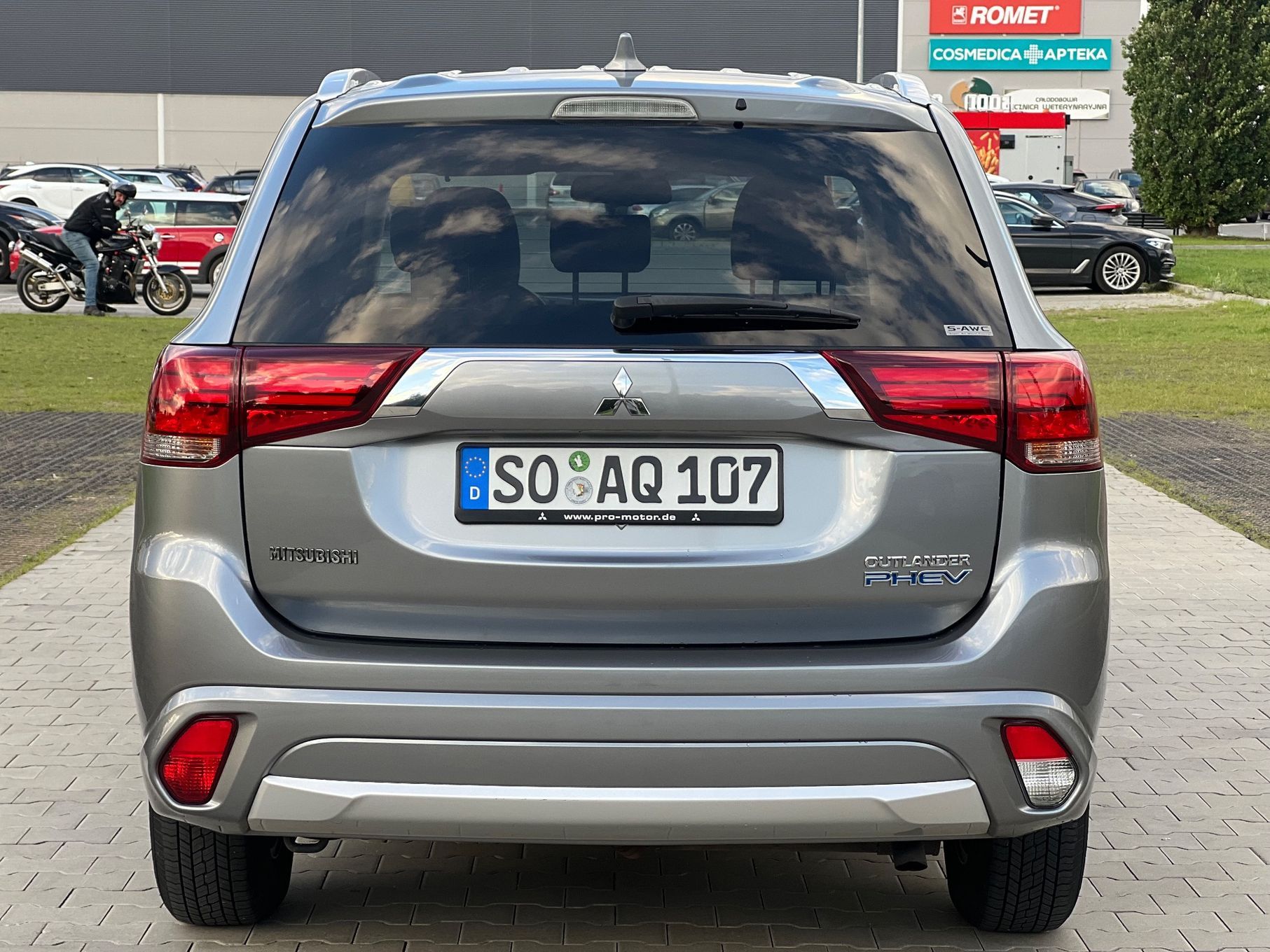Mitsubishi Outlander Mitsubishi Outlander PHEV 4x4 Automat 2018r. Serwis ASO