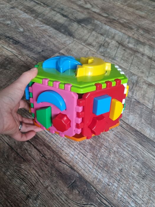 Розвиваюча гра сортер фігури форми крльори