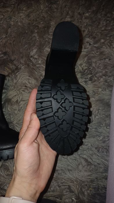 Botki nowe z wadą 36