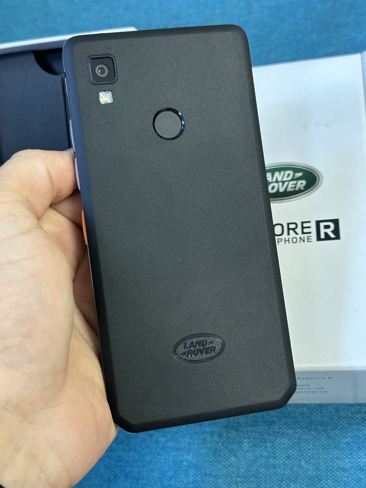 Смартфон Land Rover Explore R 4/64GB Black Dual Sim цена на розетке 21