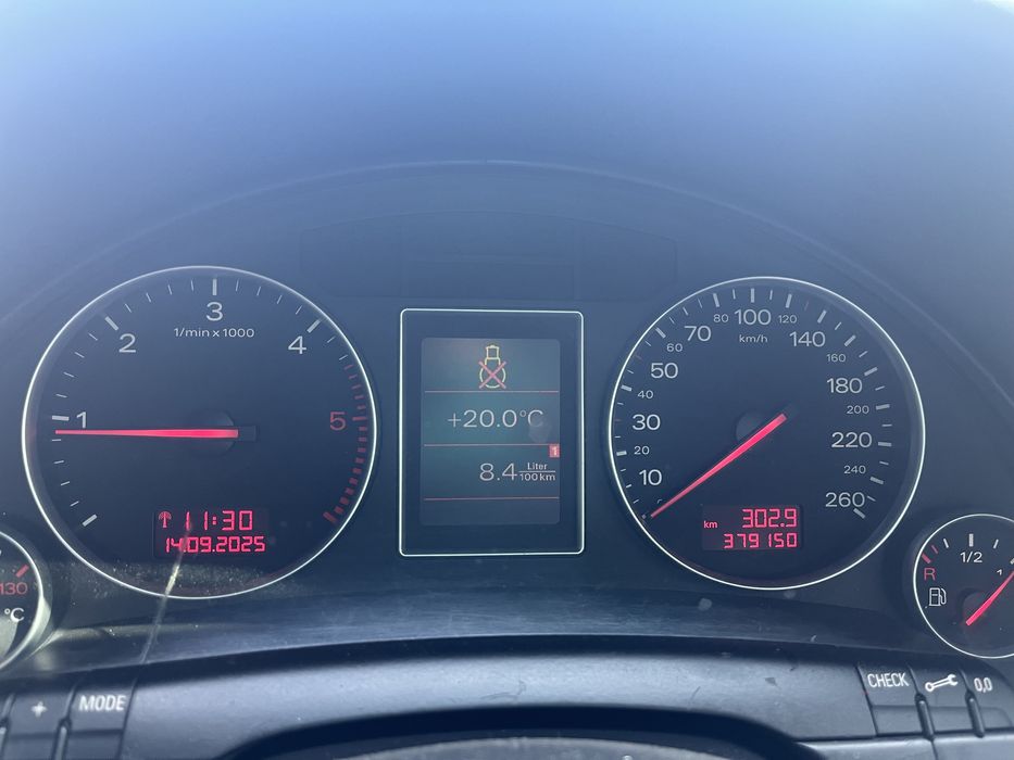 Продам Audi a4b6 2001 рік