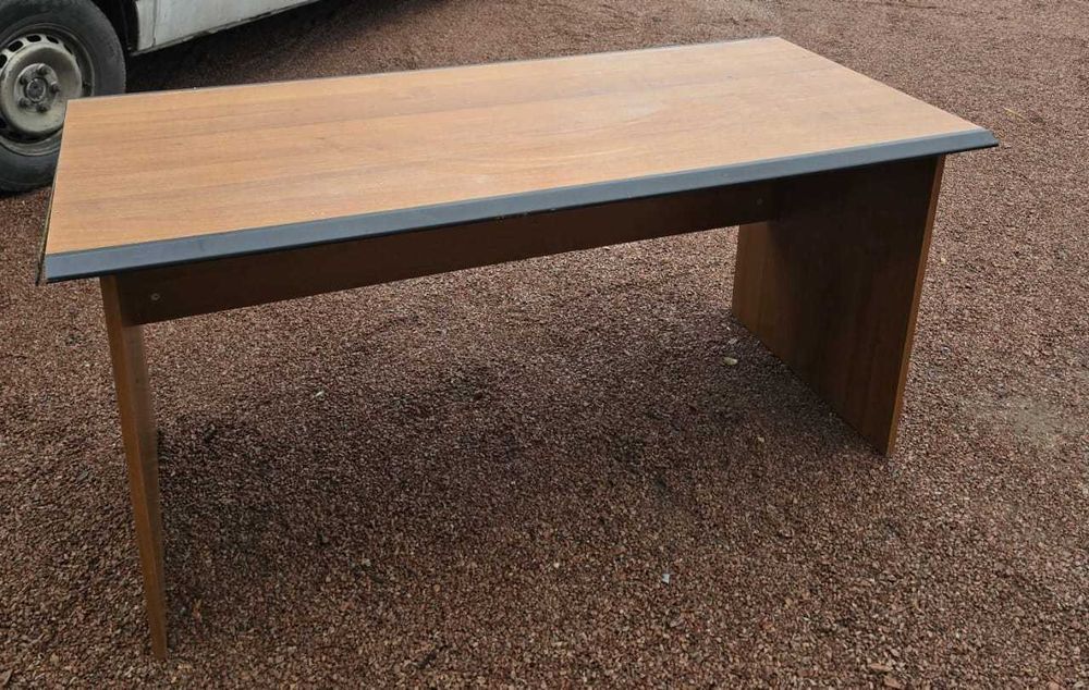 Стіл офісний широкий