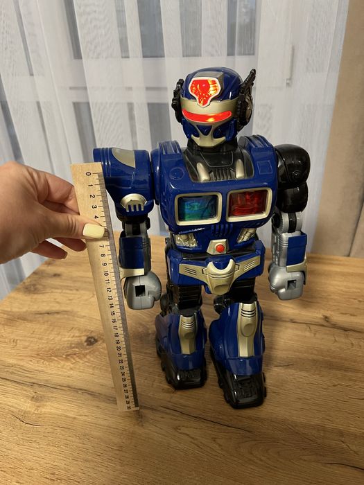 Робот на батарейках