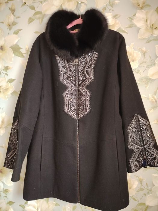 Пальто кашемир осень зима с натуральним мехом песца и вышивкой 50-52р