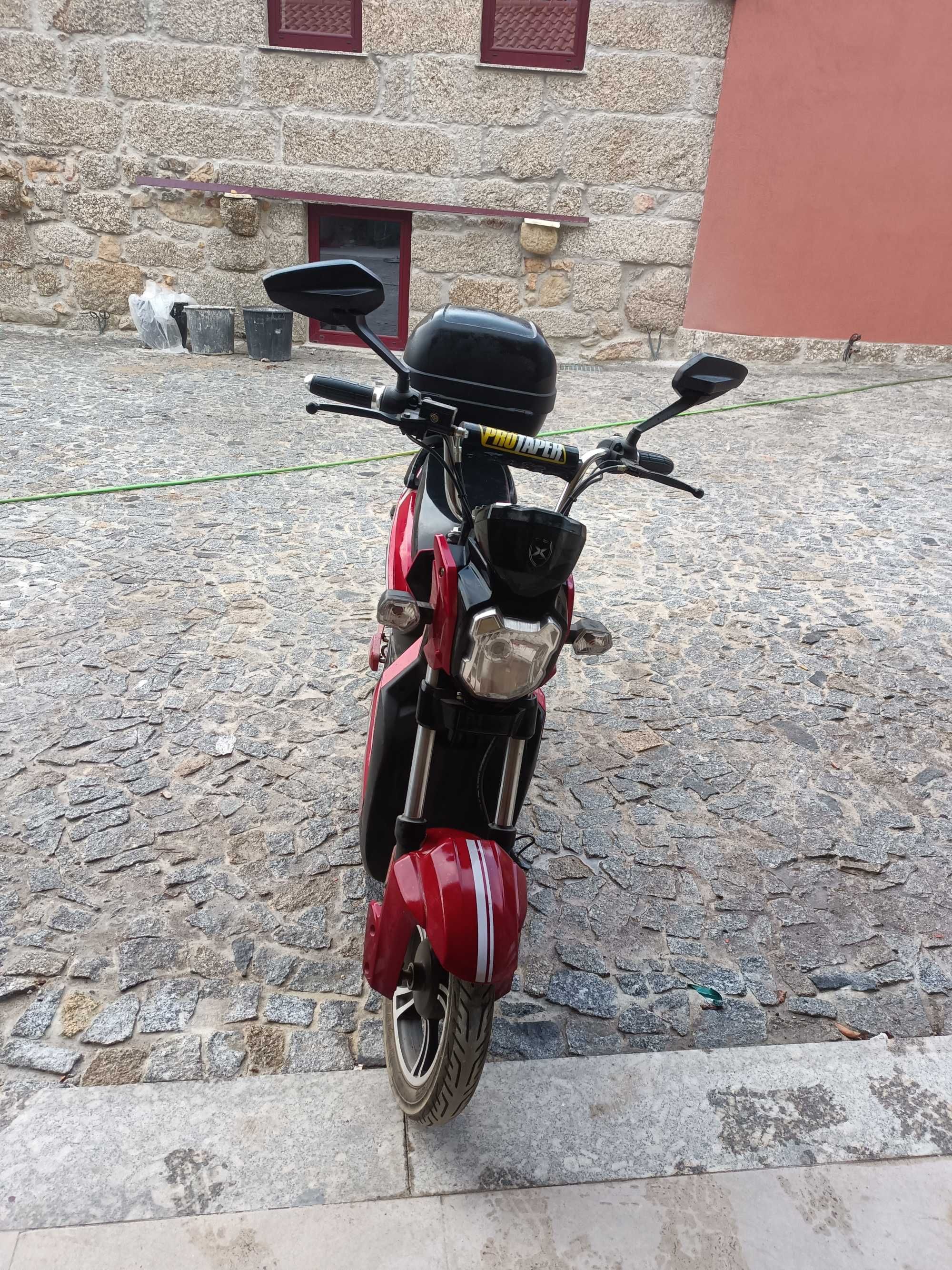 Mota elétrica em bom estado