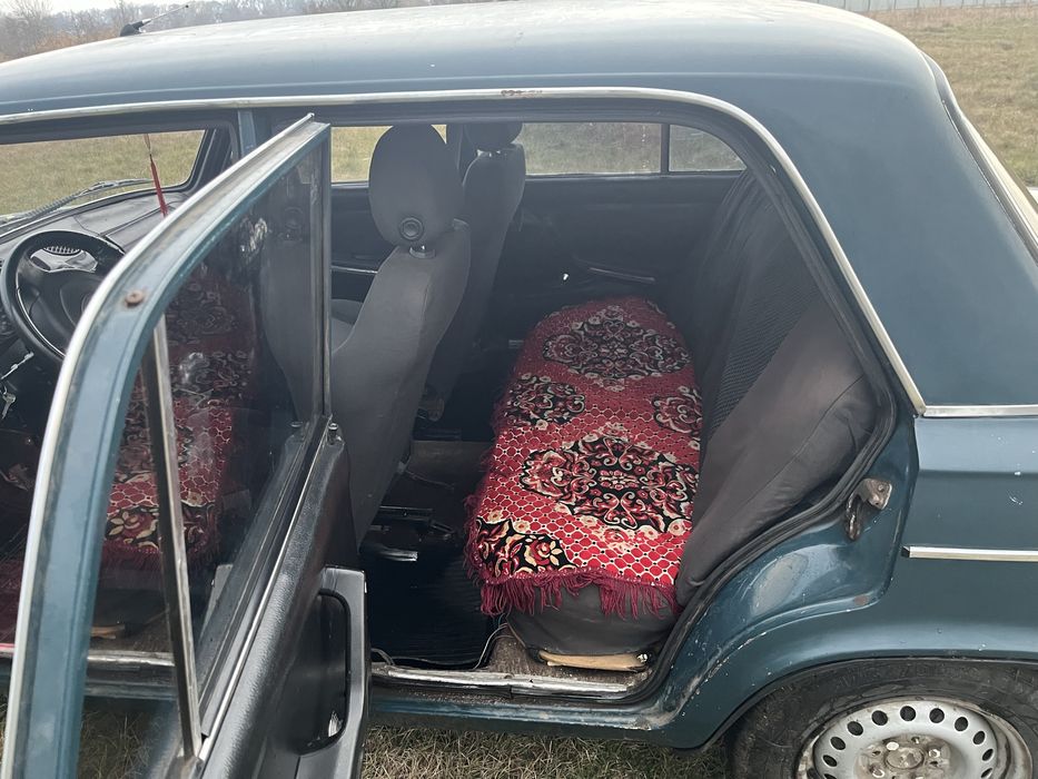 Автомобіль Ваз 2106