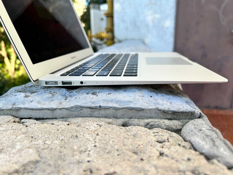 MacBook Air 2013 (13"/ I5/ 4Gb/ 128Gb)