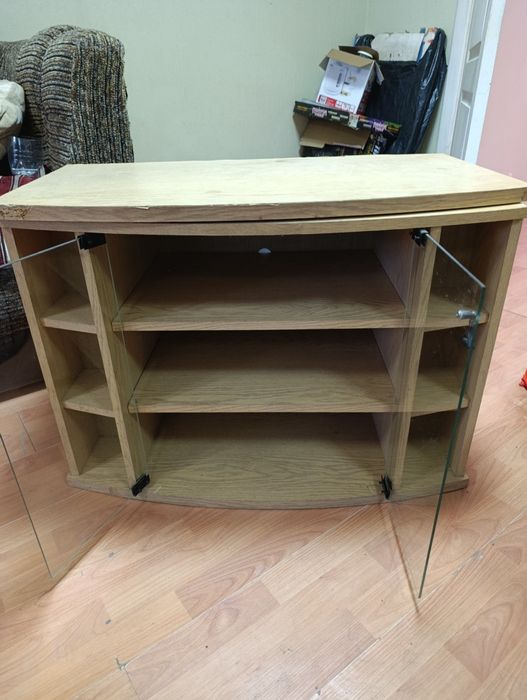 Продам тумбочку,светлое дерево