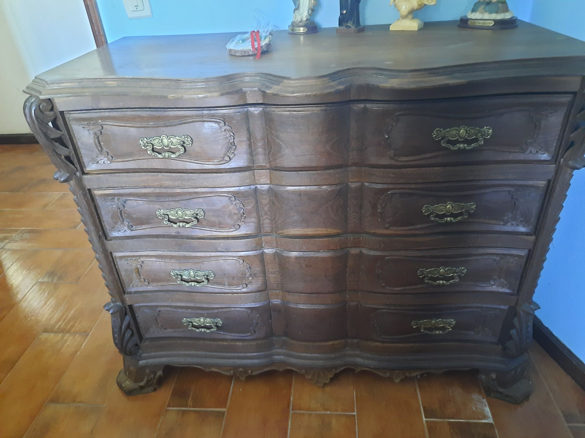 Quarto completo em madeira maciça