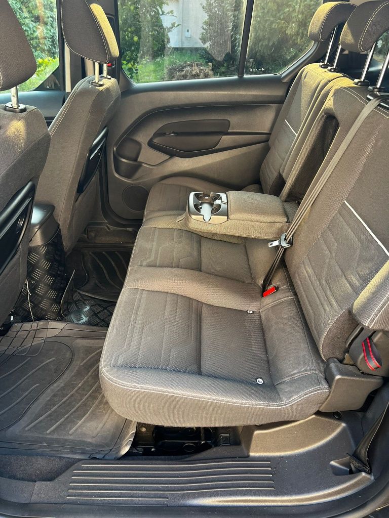 Ford Tourneo Connect como nova