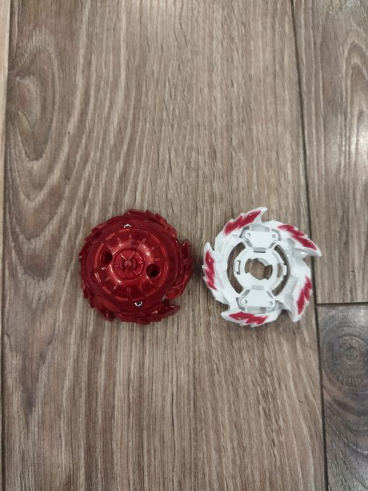 Набір із 3 бейблейдів + запускалка