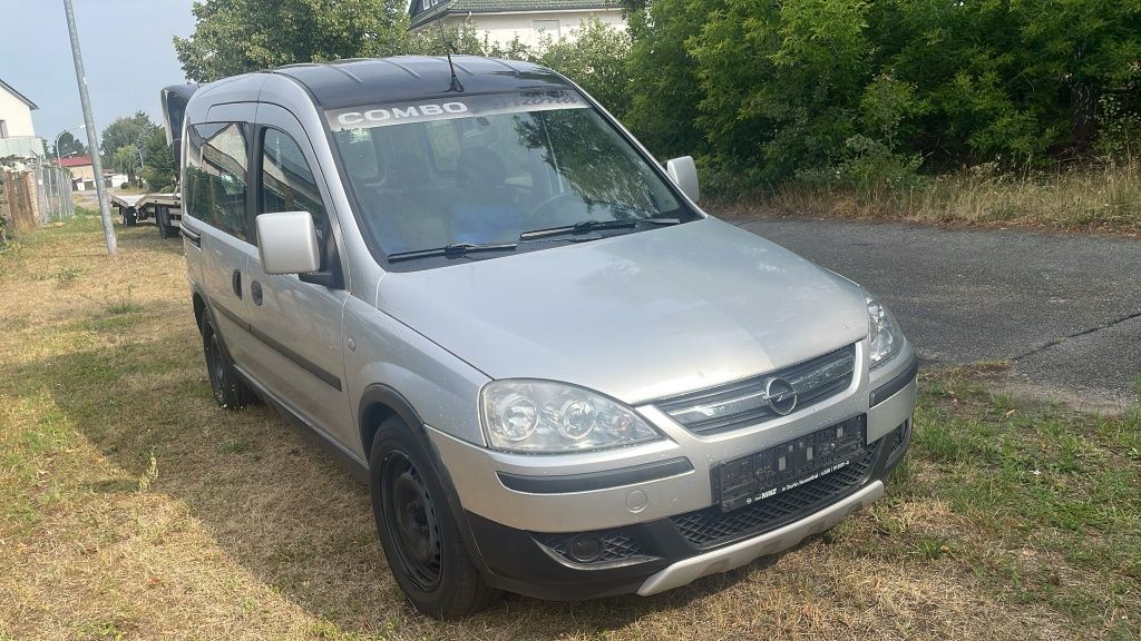 Opel combo Trump 2009 automat,klima.