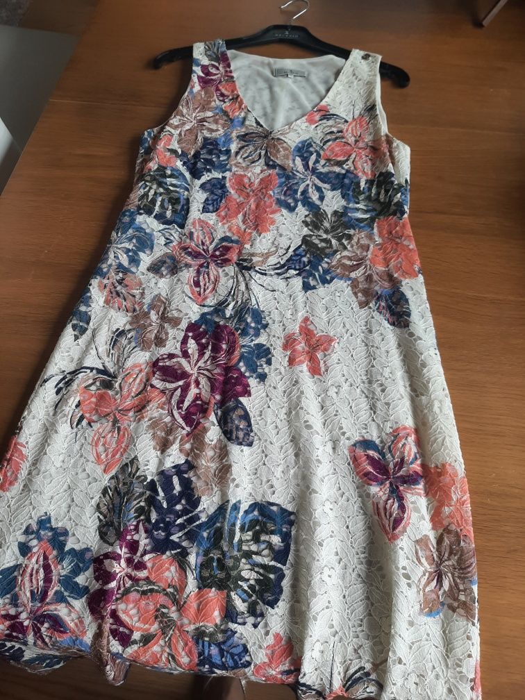 Vestido com flores Decenio