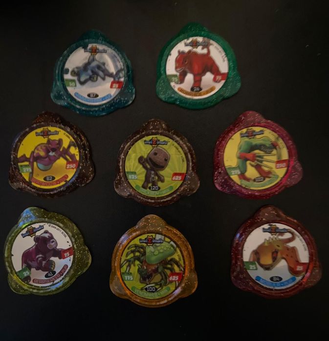 Vendo coleção de tazos invizimals