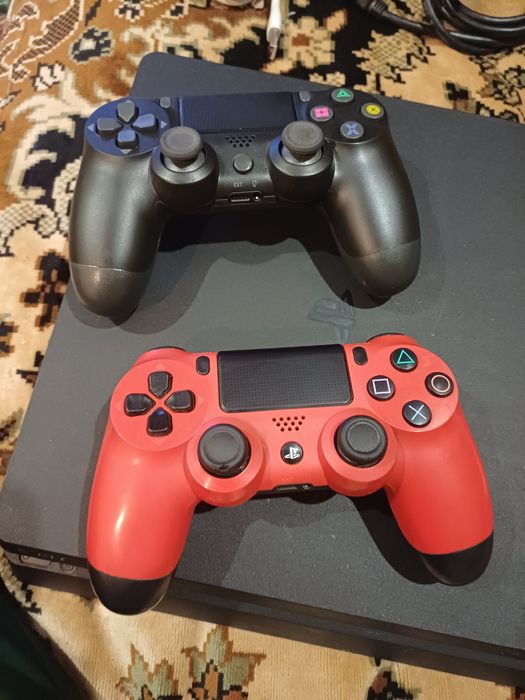 Консоль Sony PS4