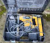 Młot udarowy DeWALT SDS Max 1050 W 230 V D25481 -QS + gratisy