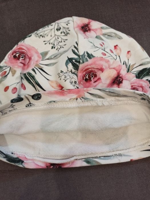 Bawełniana czapeczka w kwiaty