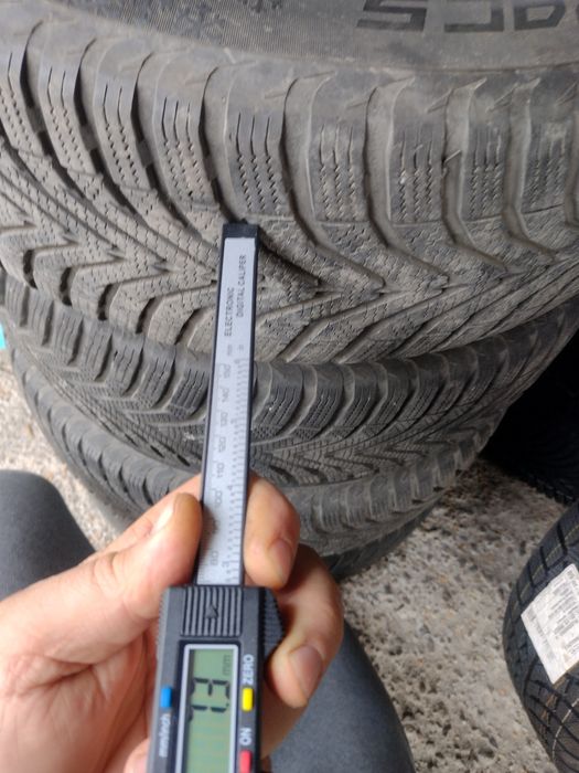 2x opona Vredestein Snowtracs 195/60R16