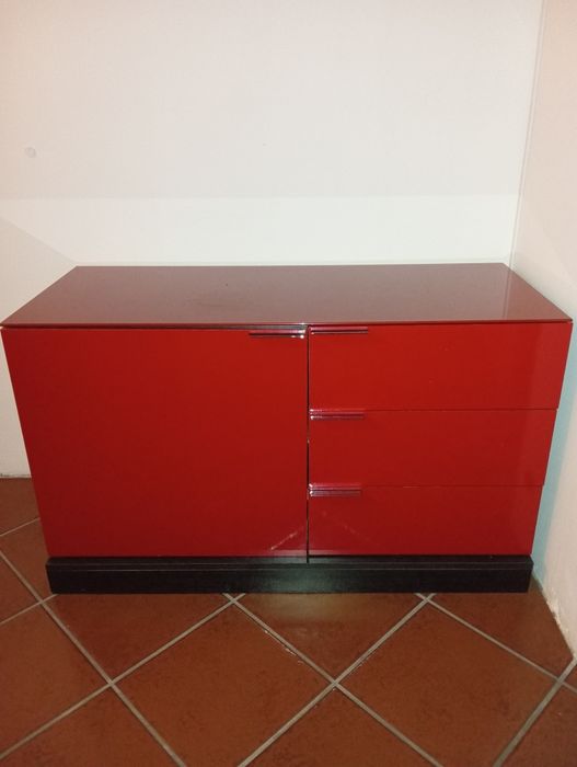2 Moveis de sala em vermelho