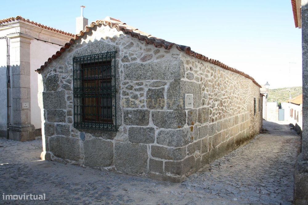 Moradia T1 Típica em Castelo Bom, Guarda