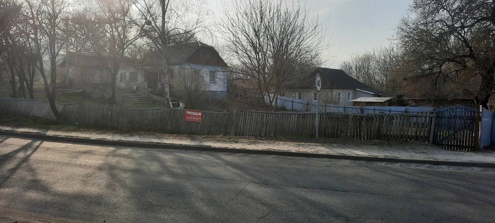 Будинок в центрі села, фасад під бізнес, дом