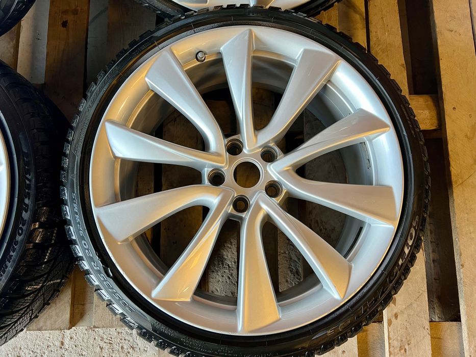 Koła zimowe TESLA 3 performance 20”, 5x114.3, 235/35R20, czujniki, kpl