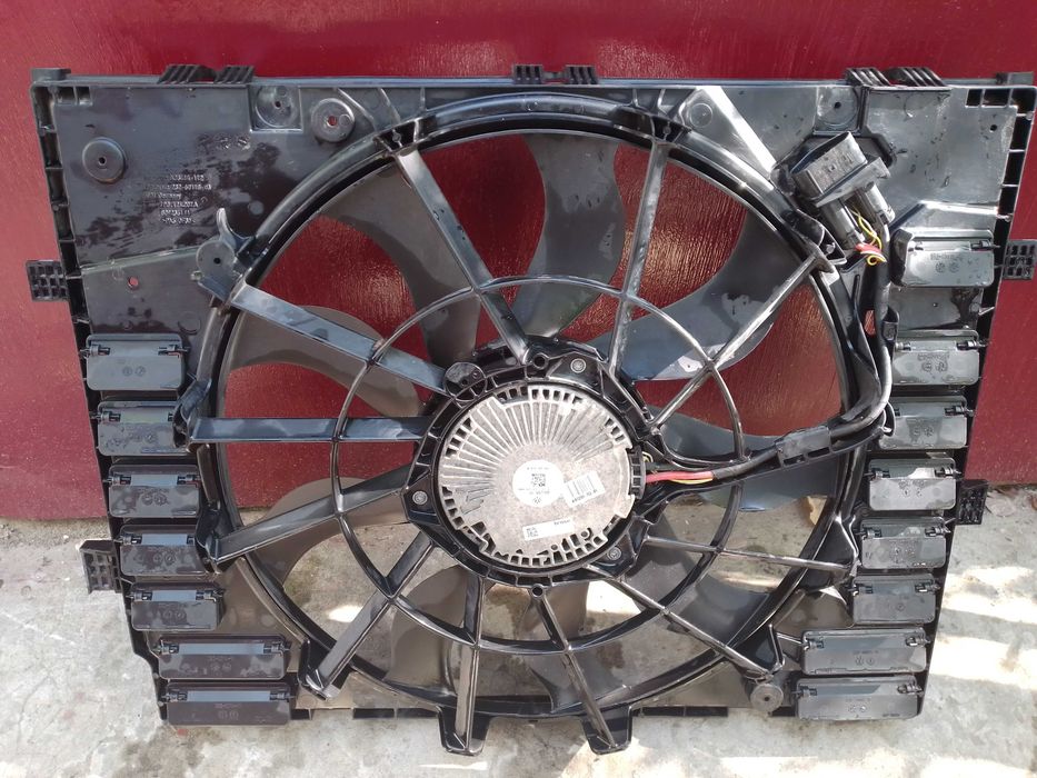 вентилятор на фольцфаген туарег 2012року
