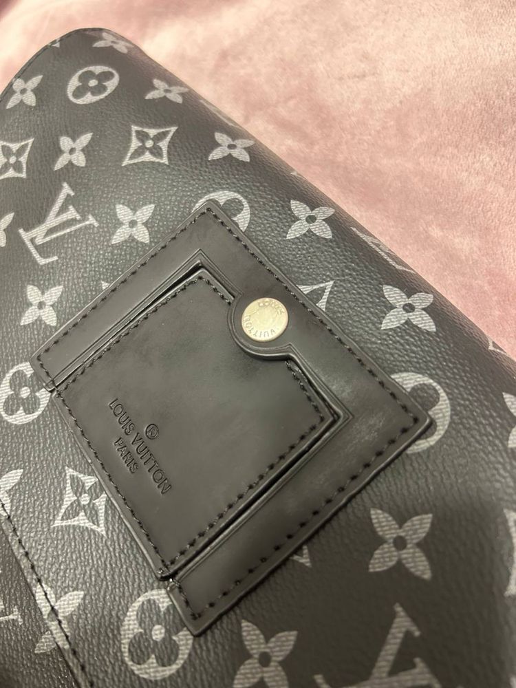 Сумка Louis Vuitton Louis Vuitton MESSENGER PM VOYAGER