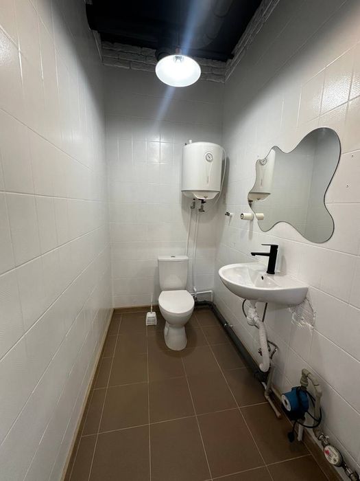 Оренда фасадного приміщення 52 м2 біля Арсену