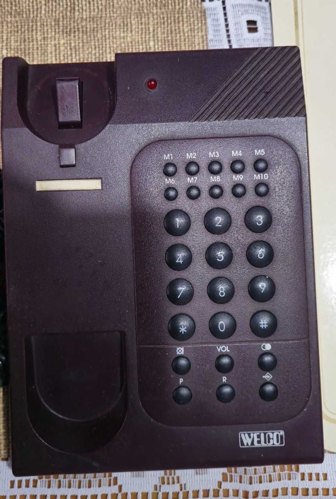 Telefon stacjonarny z klawiszami