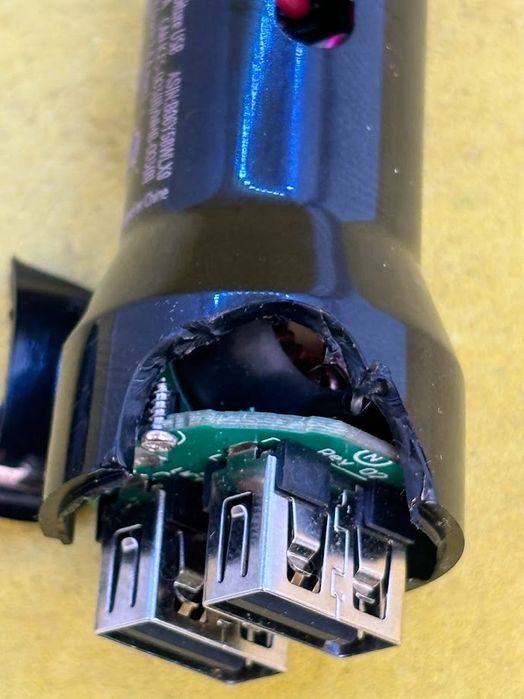 amazon basics 2-port usb car charger uszkodzony