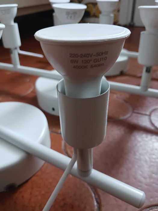Luz de teto IKEA mod. TROSS com 3 luzes de spot ajustáveis
