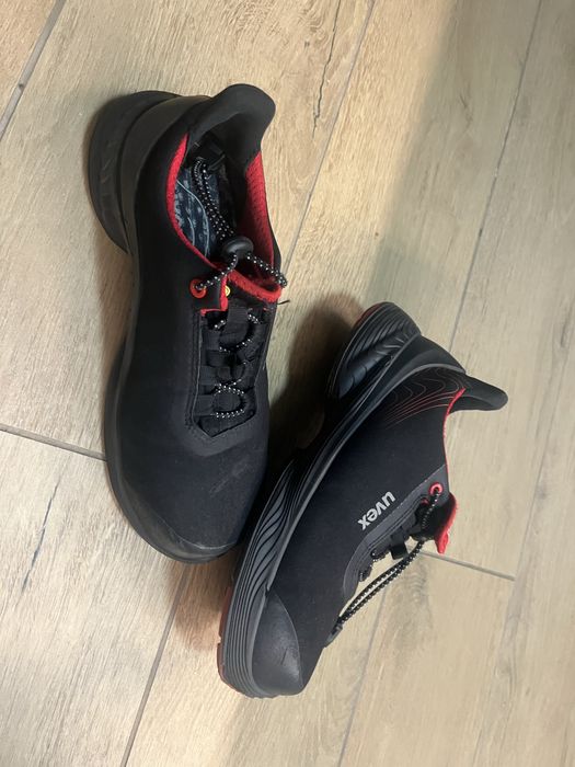 Sprzedam buty robocze UVEX S3
