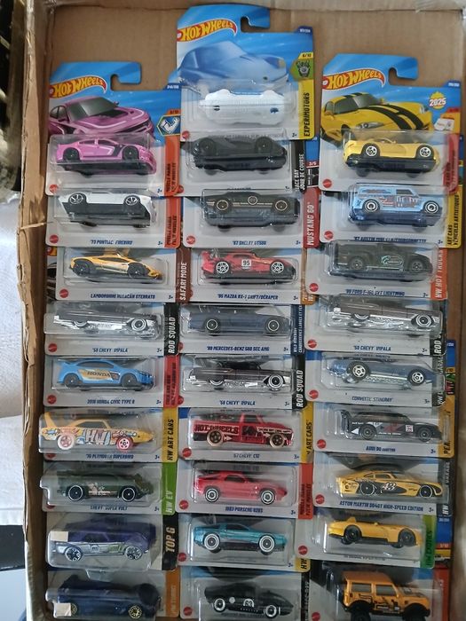 Hot wheels diversos