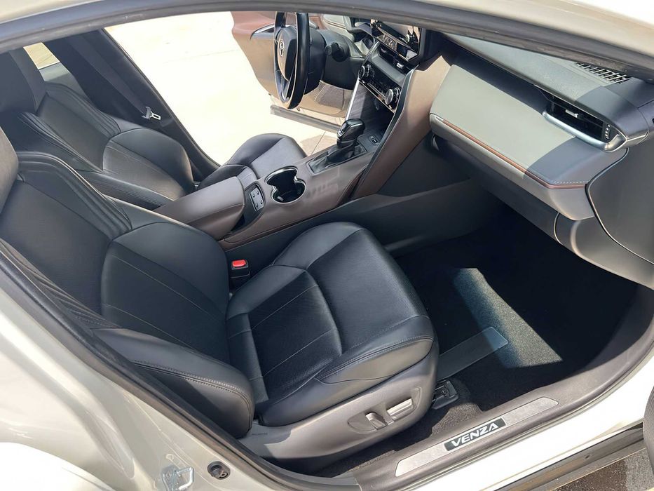 Toyota Venza      2021