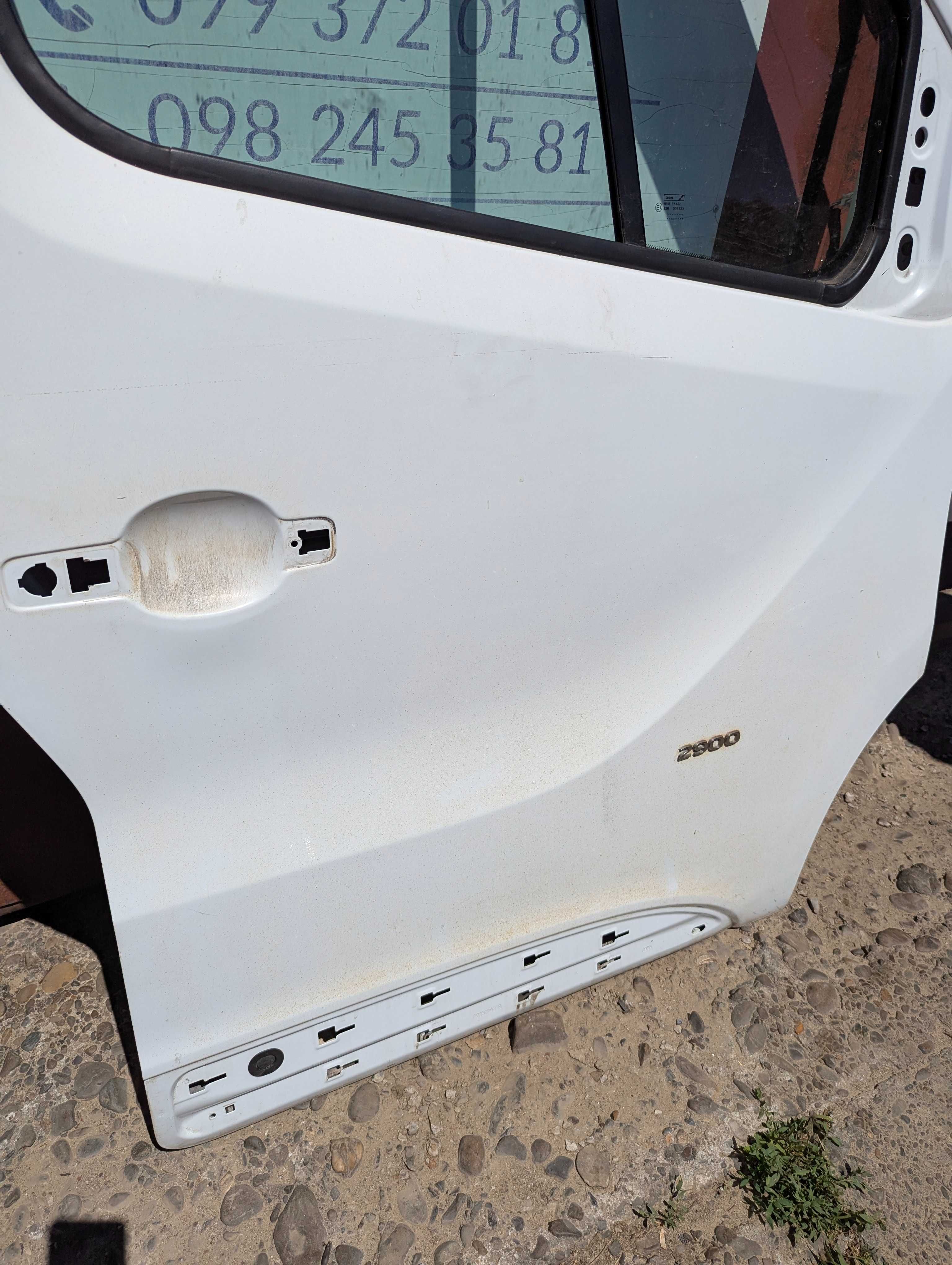 Двері передні праві ліві Renault Trafic 3 Opel Vivaro 3 2015
