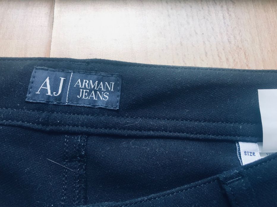 Spodnie Armani Jeans, rozmiar na metce 33