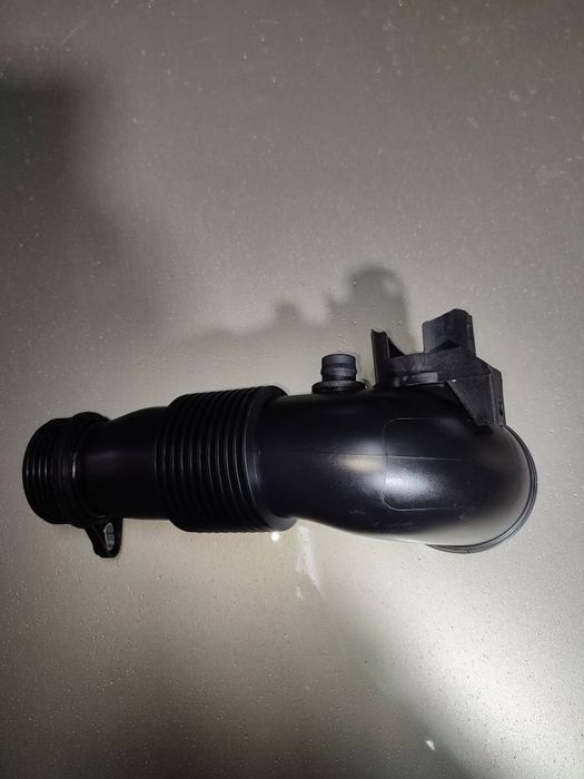 Патрубок турбіни БМВ ,BMW двигун n20 b20, номер 13717605638