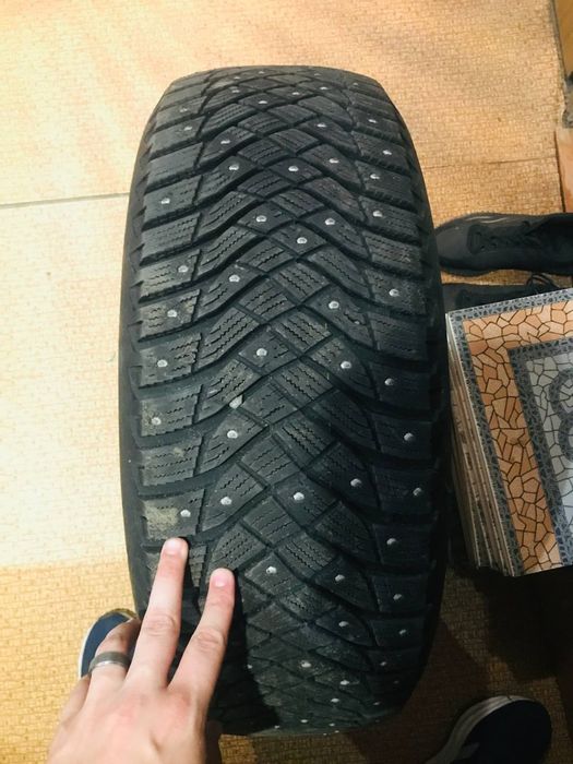 Продам зимнюю резину r18 225/55