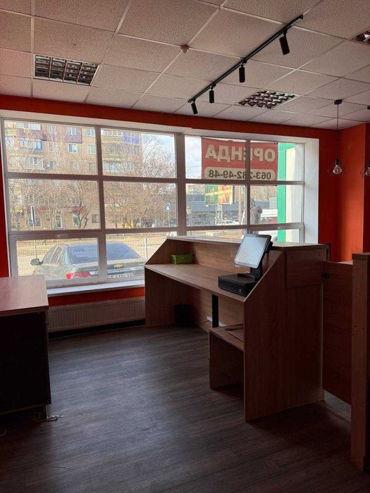 Сдам помещение 60 кв. м  по красной линии, мкрн. Солнечный 7г.