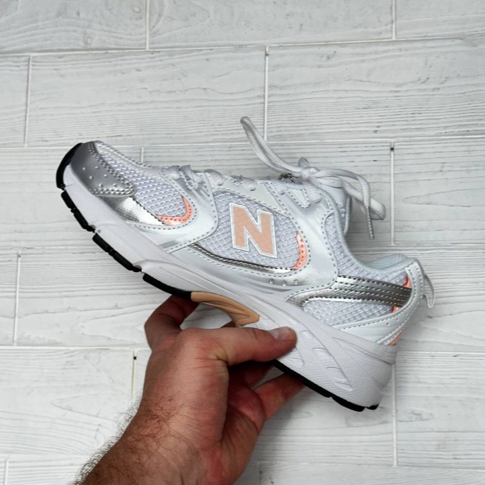 Жіночі кросівки new balance 530