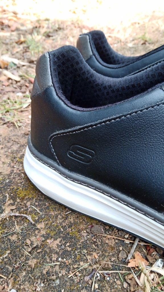 Sapatilhas Casuais Sketchers tamanho 43,  como Novas