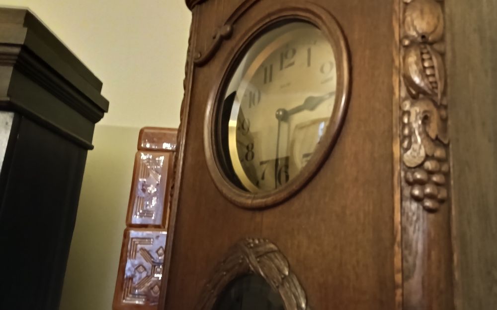 Zabytkowy zegar stojący