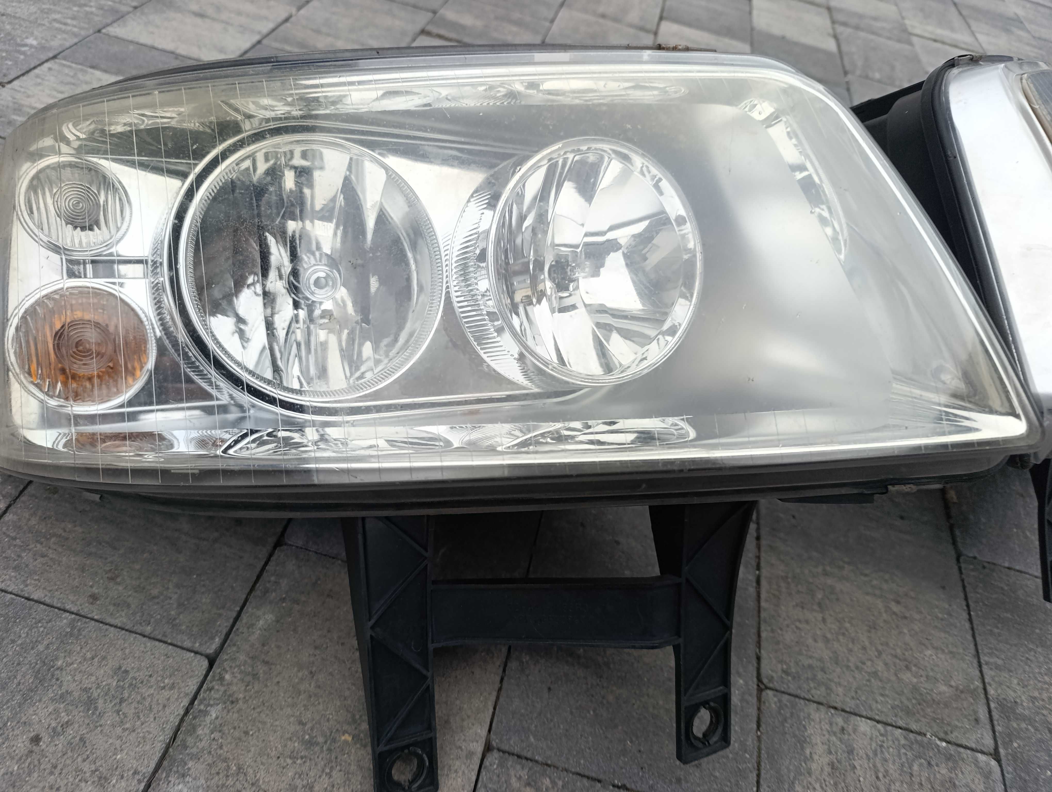Lampy przód VW T5 multivan komplet