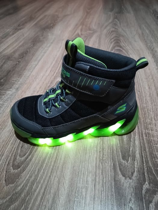 Buty zimowe Skechers S-lights rozmiar 35