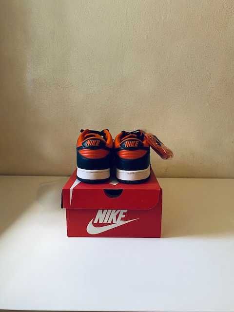 Dunk low orange blue